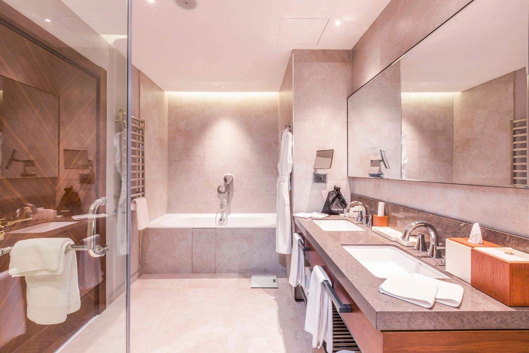 Hilton Garden Inn Samarkand Afrosiyob Exteriör bild